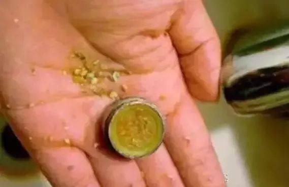 拆開(kāi)的水龍頭